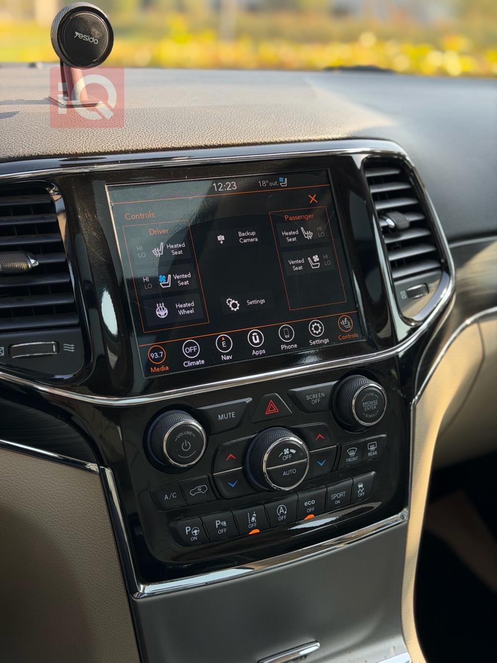 جیپ گراند شیرۆکی